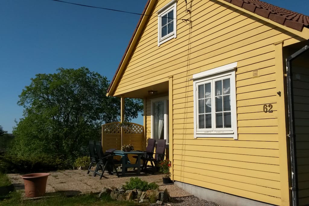 Family friendly house with a little garden.