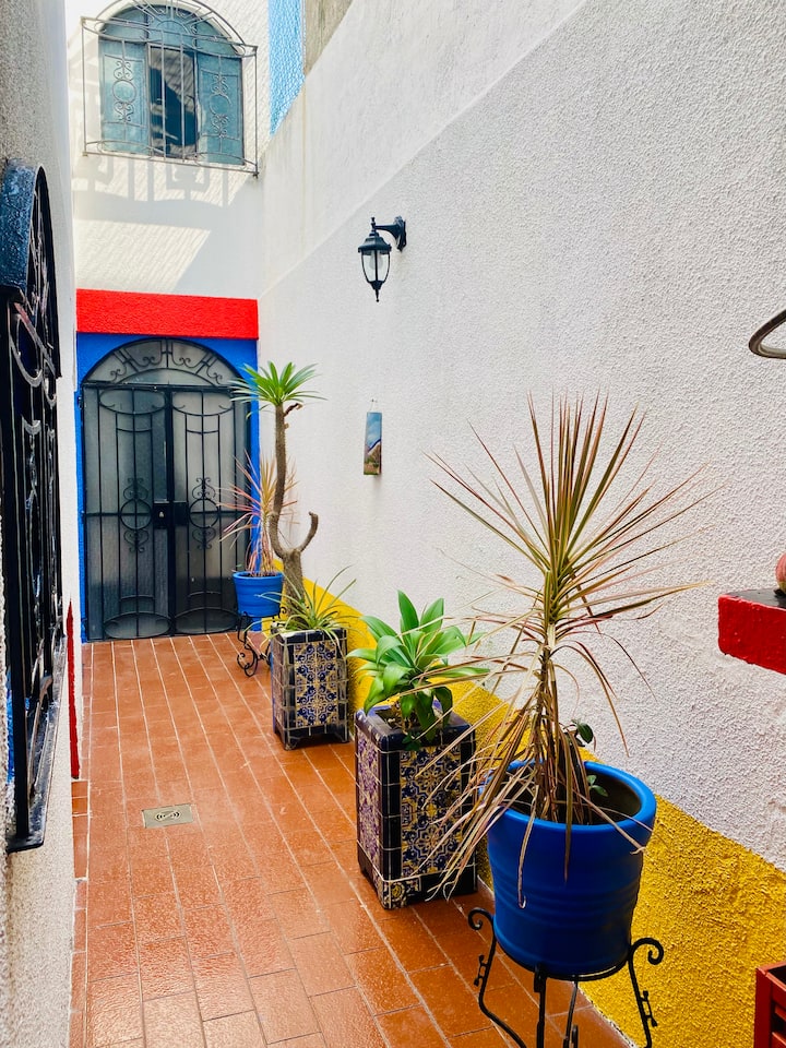 Pasillo que conecta de la cocina a Habitación 2.