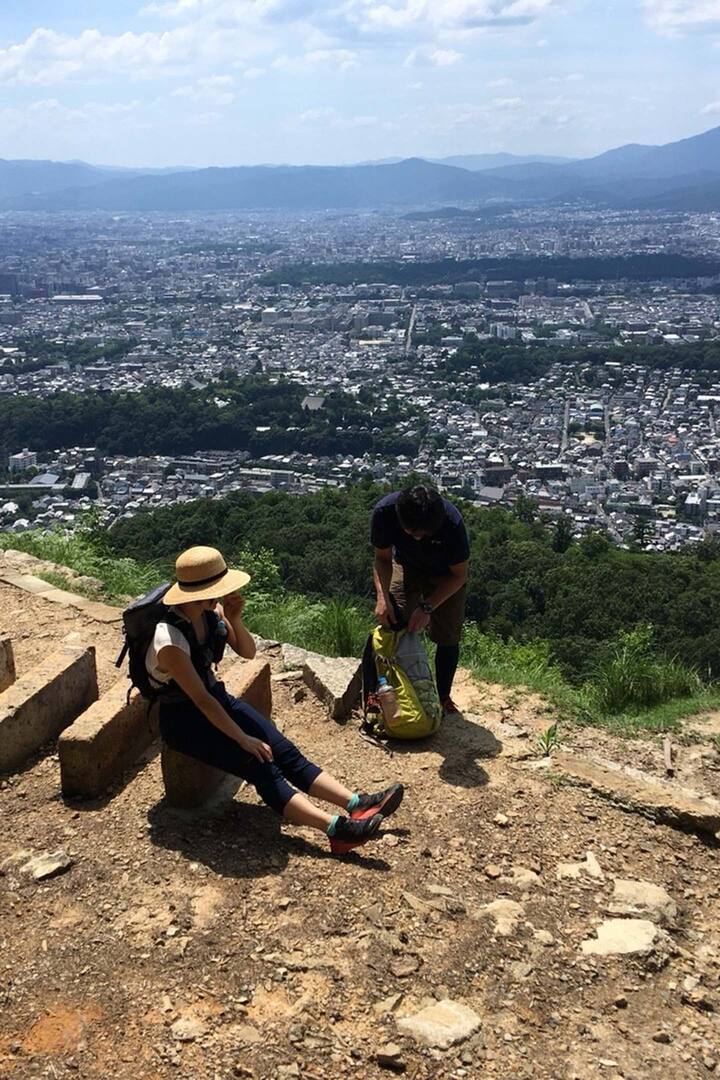 隠れた自然の中をハイキング 大文字山 Airbnb