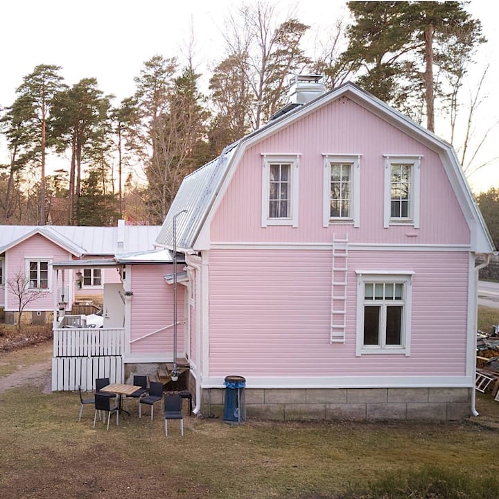 Villa Åsa, upper floor of the villa, Korsmaninkatu 58