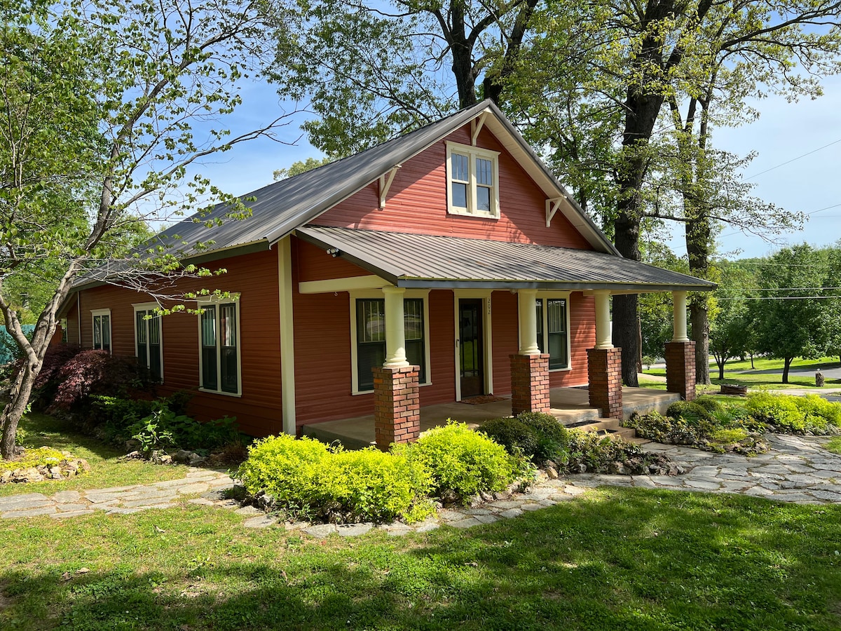 Stunning Cottage in Old Town Cotter Houses for Rent in Cotter