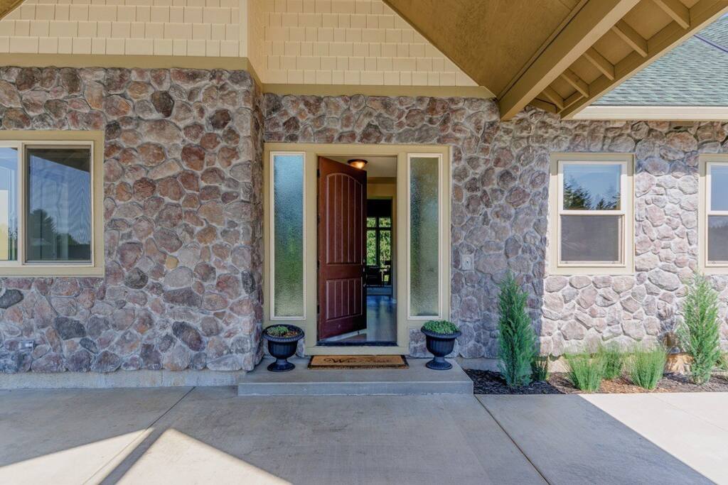 Main Entrance Covered Driveway