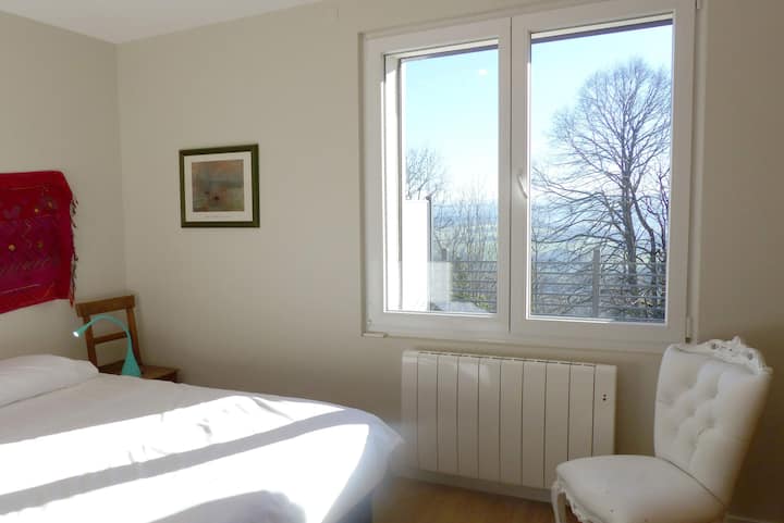 วิวสวยจากห้องนอน 