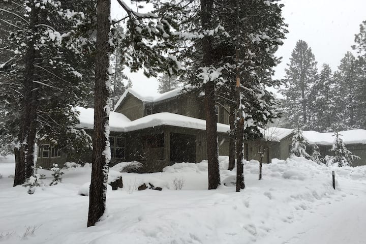 Sunriver Custom Home 5 Bedrooms! - Sunriver, OR