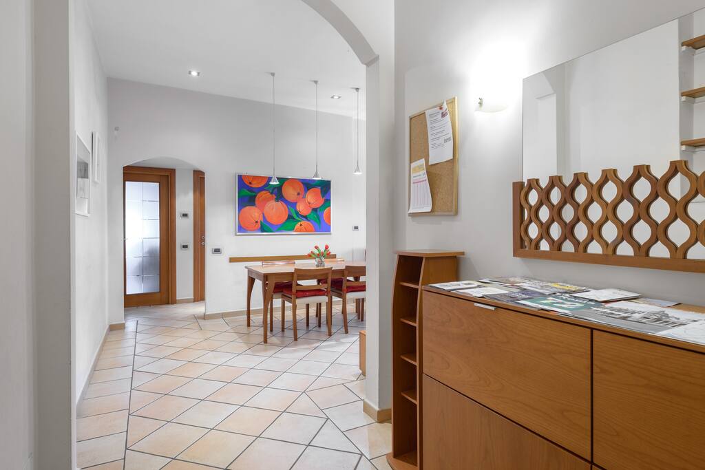 Il salone visto dall'ingresso