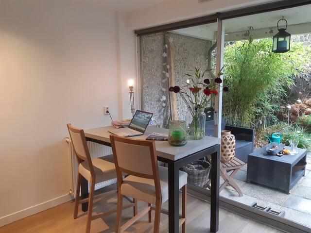 Modern garden room (private) with terrace in Leusden