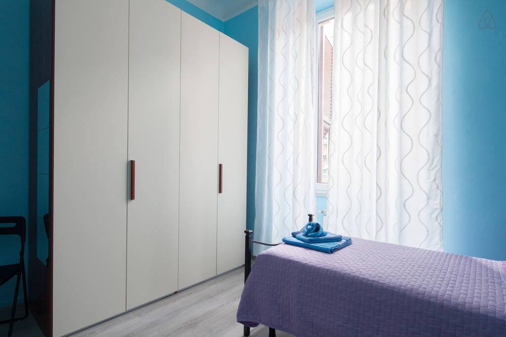 Monroe Bedroom with Twin Beds