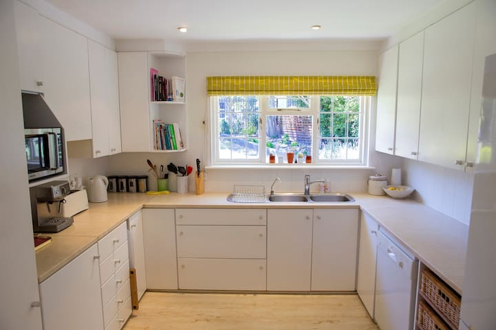 Noordhoek Family Home gallery image 4