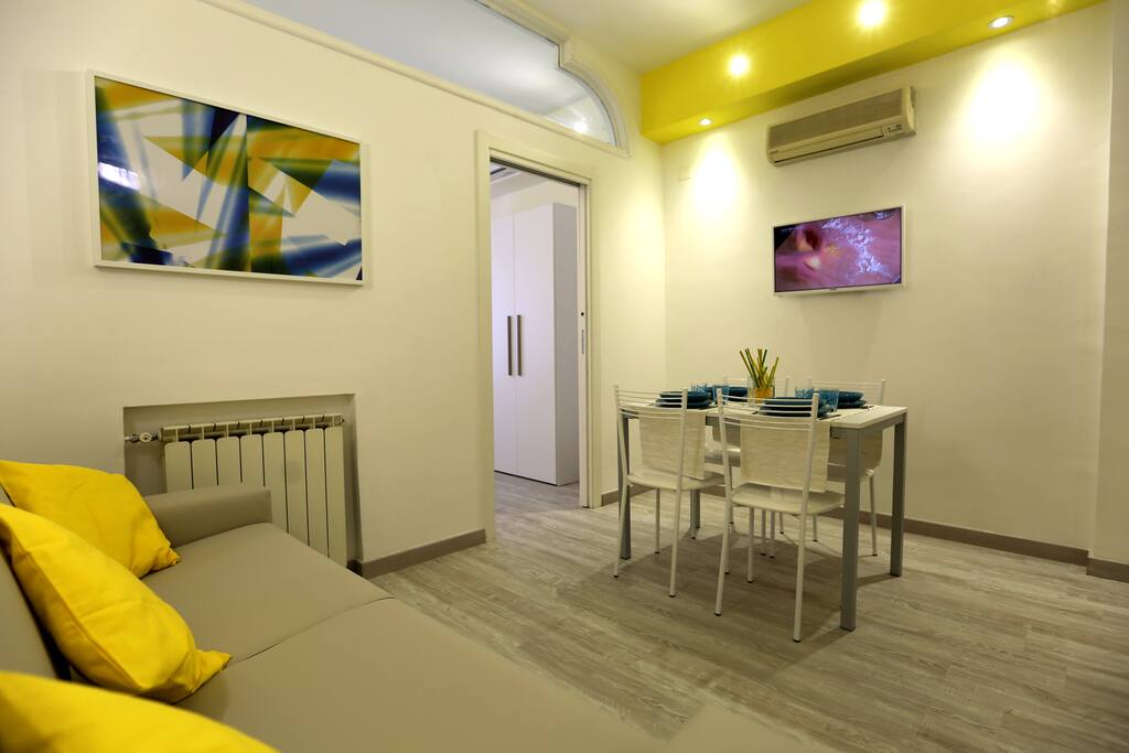 Zona giorno/dining area