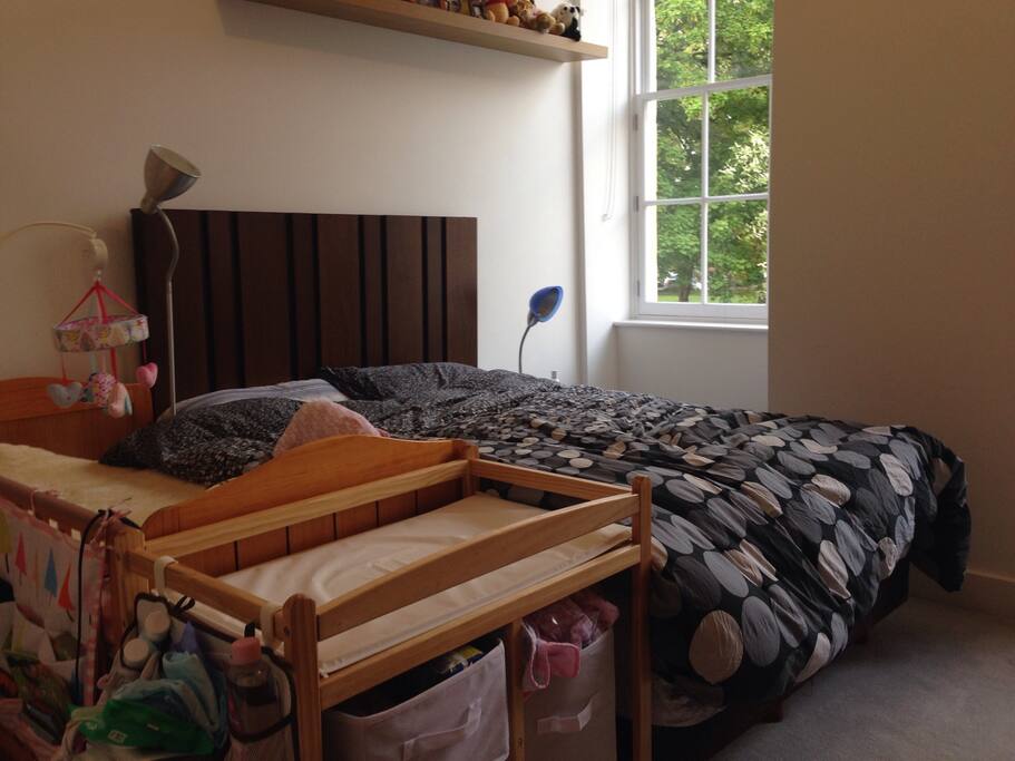 Queen size bed