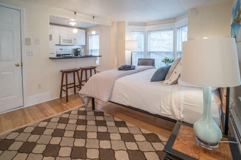 Successful Airbnb property: Quiet West End Retreat - parking - 100% Non Smoker in Portland