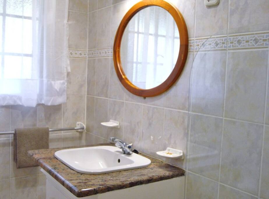 Twin Bedroom no.7