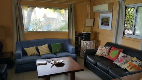 Propiedad de Airbnb exitosa: Large house with pool, facing the Paraná River. en Departamento Ituzaingó