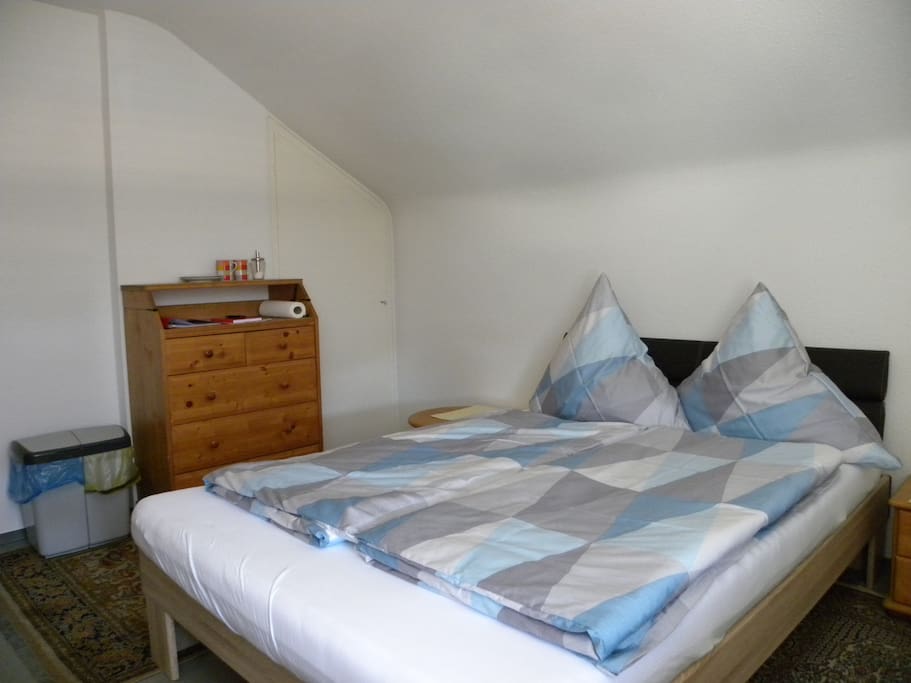 Schlafzimmer für max. 2 Pers. (Bett 1,40x2,00m)