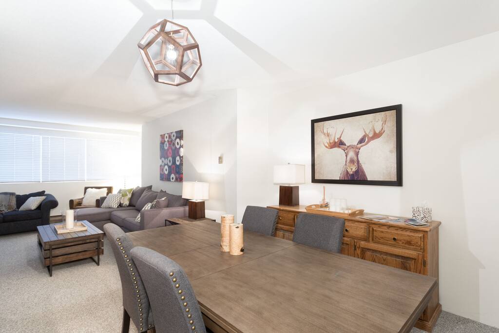 Spacious living/dining area