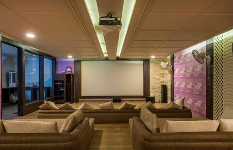 Krishan Kunj Vacation Home- Luxurious 8 rooms