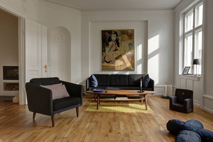 232 m2 peaceful top floor luxury with balcony gallery image 4