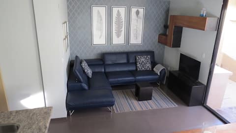Popular Airbnb listing: Beautiful residence in industrial area. We invoice. in Villa De Pozos