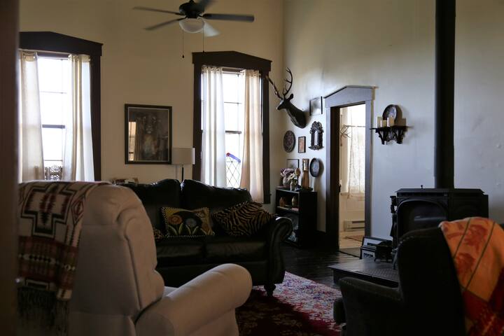 Historic Pioneer Church - central location