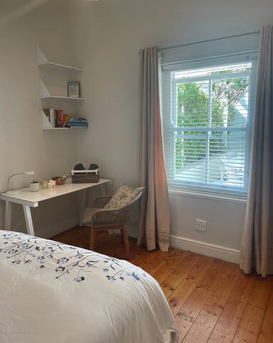 Victorian Contemporary Cottage gallery image 4