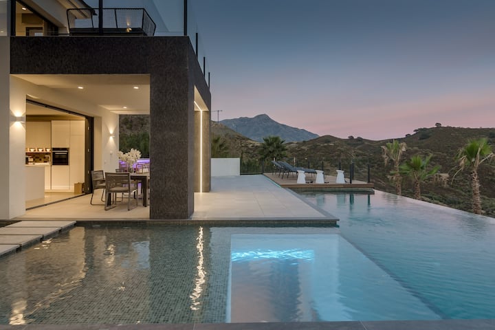 Stylish Beachfront Villa Rental in Marbella with Pool Stylish Beachfront Villa Rental in Marbella with Pool
