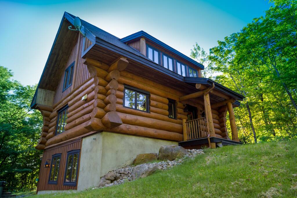 Deluxe Scandinavian Log chalet in Cote Nord - Chalets for ...