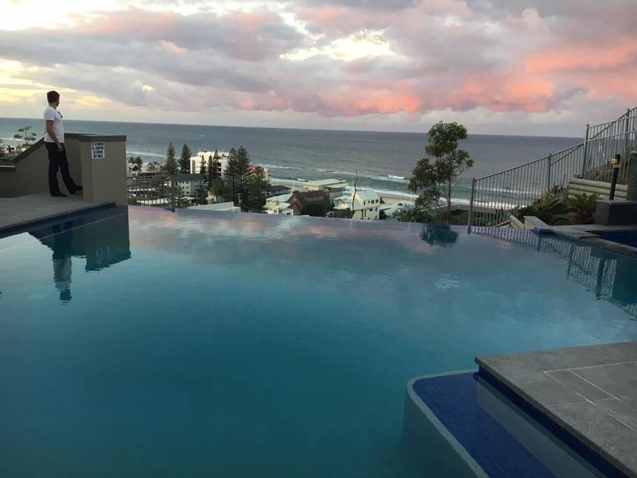 OCEAN VIEW/3BD/POOLS/Nobby’s BEACH/Resort/Family Apartments for Rent in Miami, Queensland