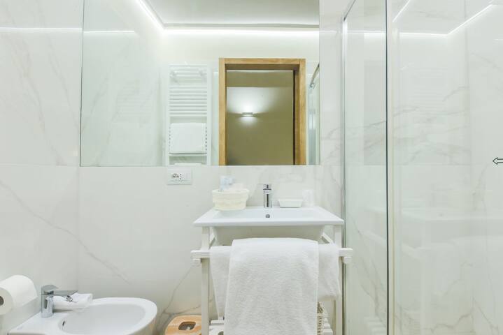 Dragomanni 2 Bedroom Apartment with Garden gallery image 5