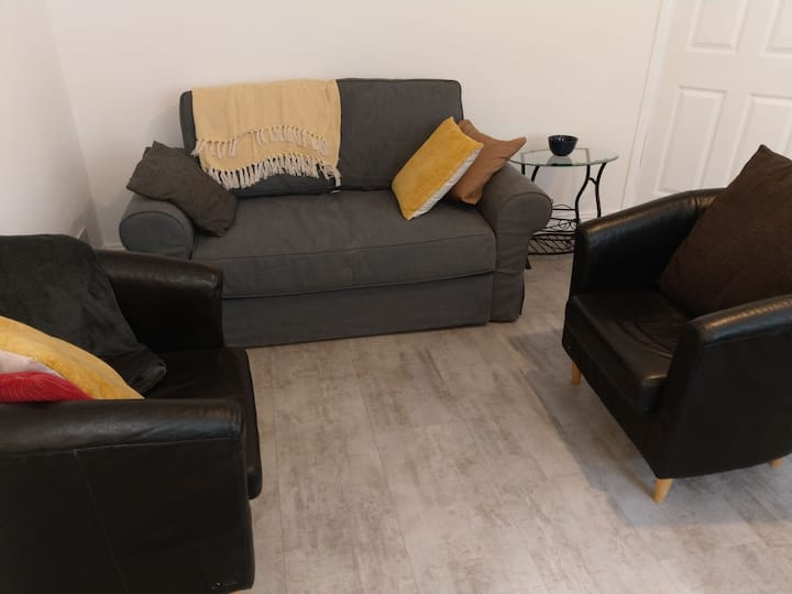 Central 2 Bed 2 Bathroom Quiet Location Apartment - Waterford