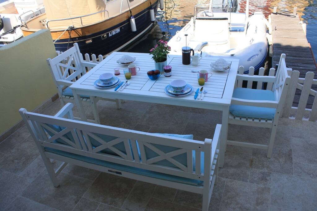terrasse côté canaux avec amarrage