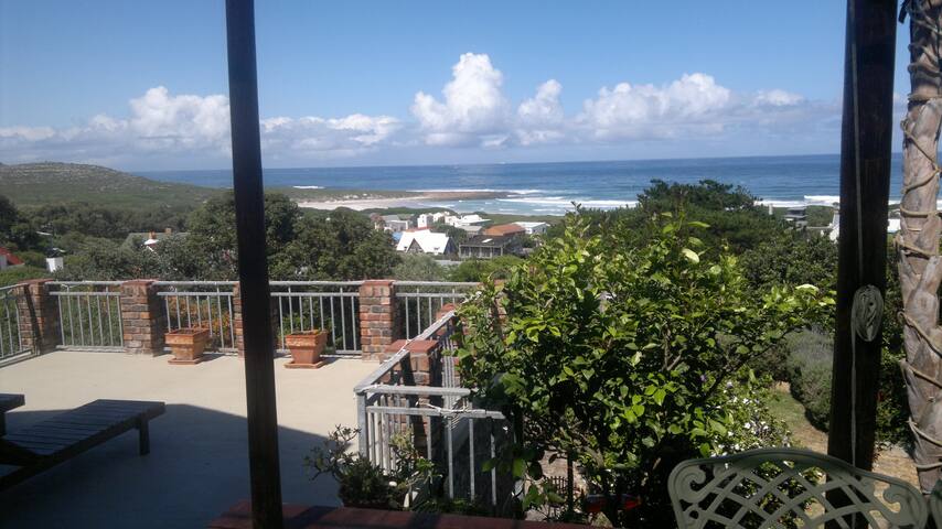 Tubular Swells Self Catering Guest House gallery image 5