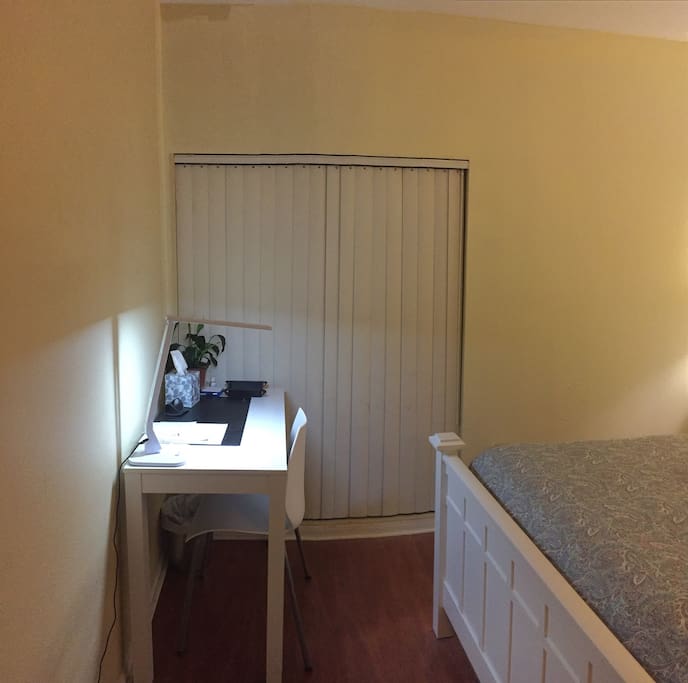 Listing room