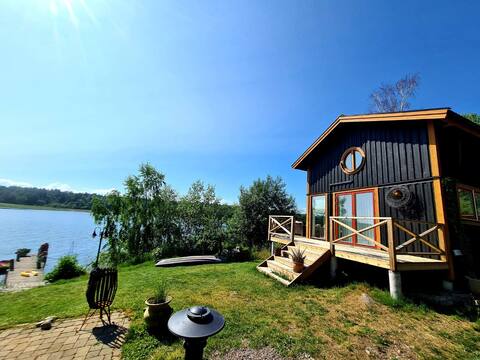 Beautiful private house 5 meters from Lake Vänern