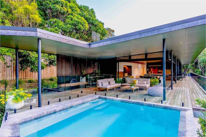 Rainforest Luxe Byron Bay • Heated Pool • Beach