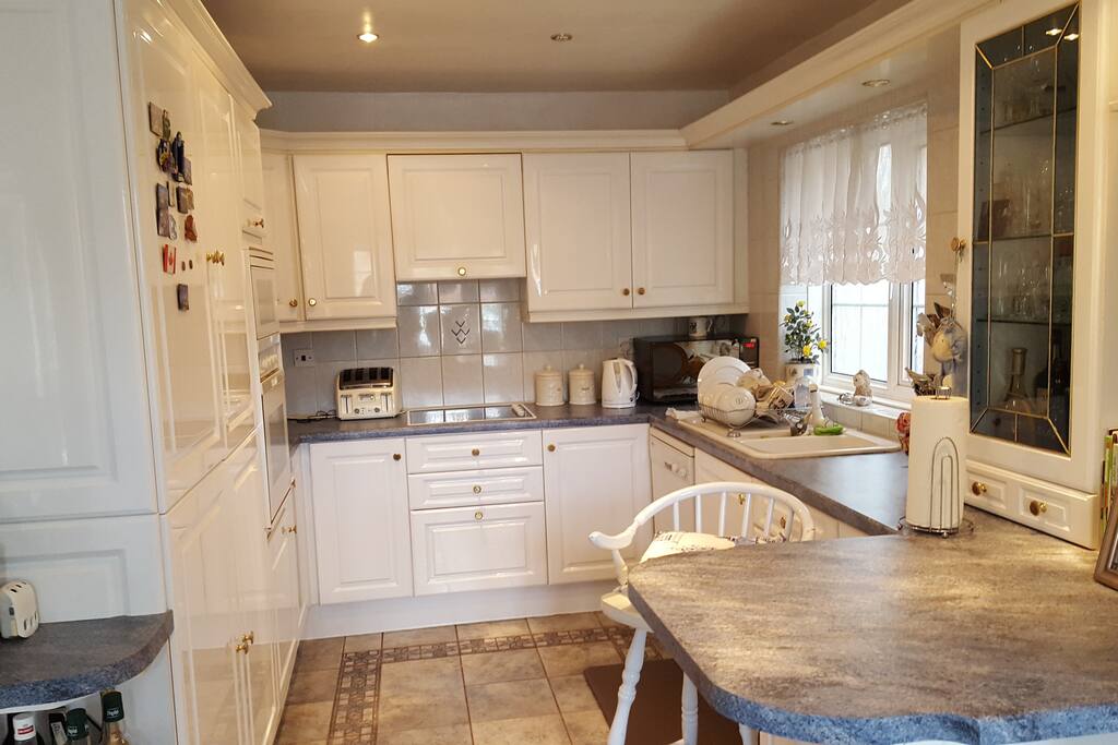 Clean modern Kitchen