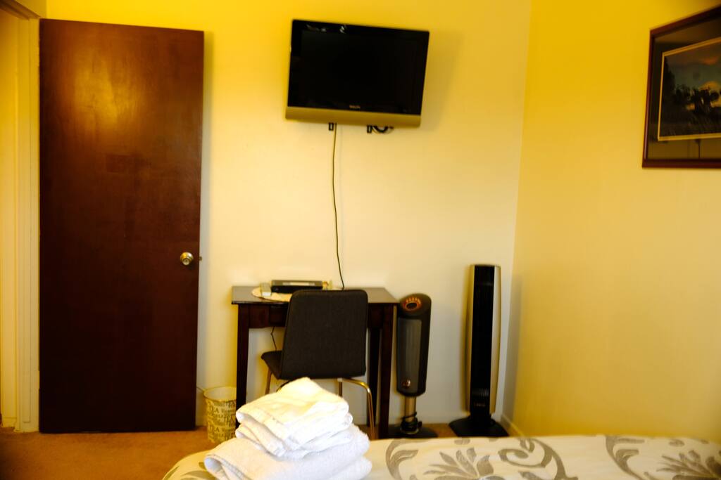 Private room TV and desk