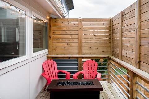 Vibe Central Nashville. Seven Minutes to Broadway.