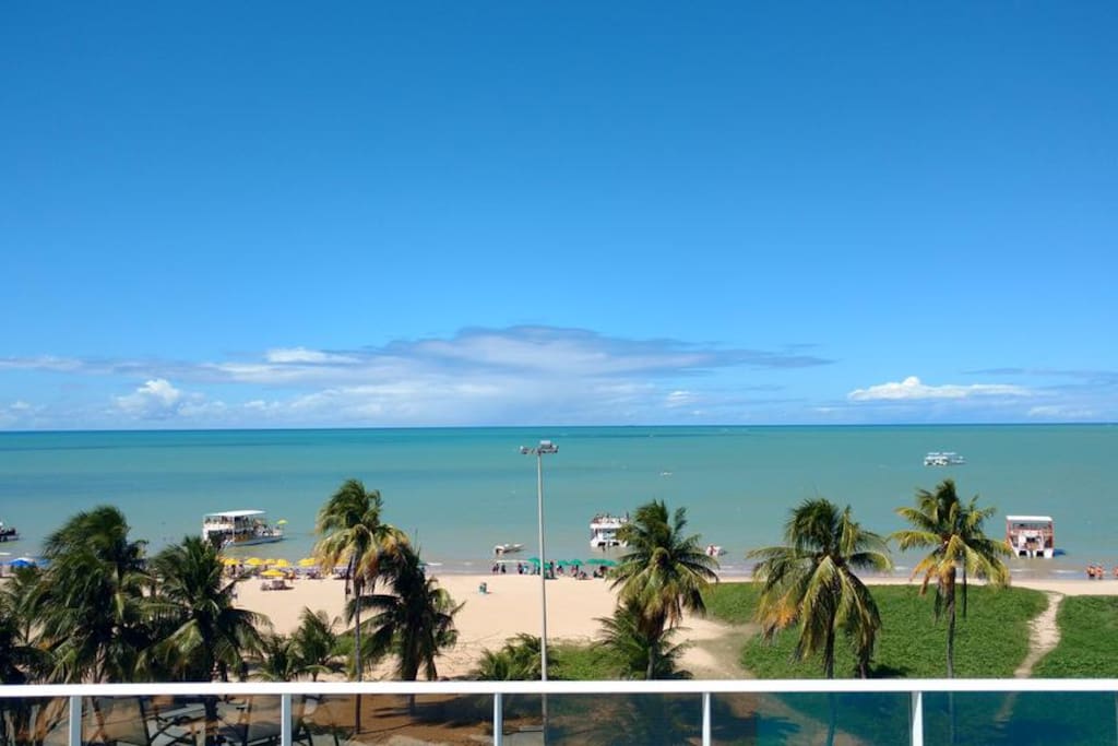 Praia em frente ao prédio