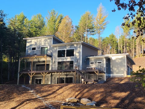 Seehaus at Lake James