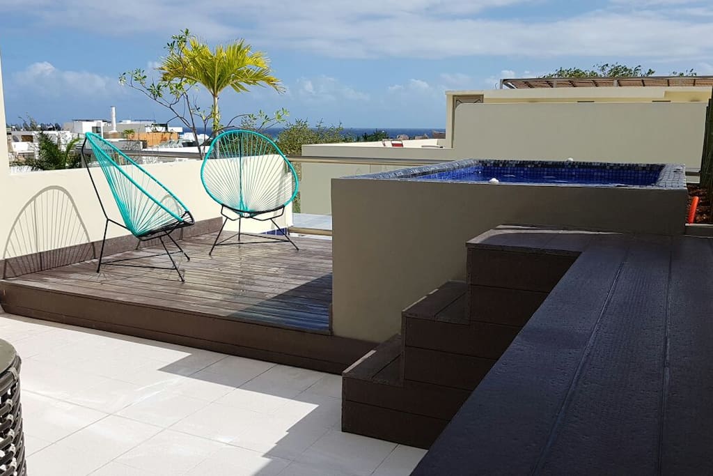 Ocean view terrace with jacuzzy for 6 pp