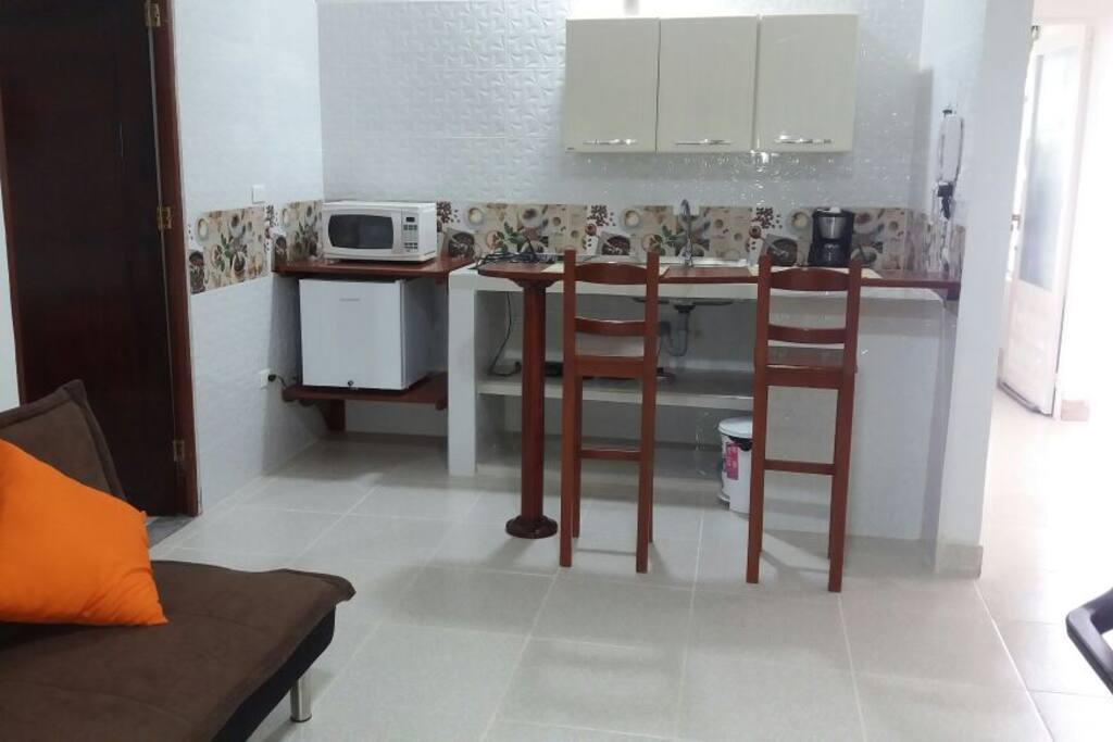 Microondas,cafetera,nevera