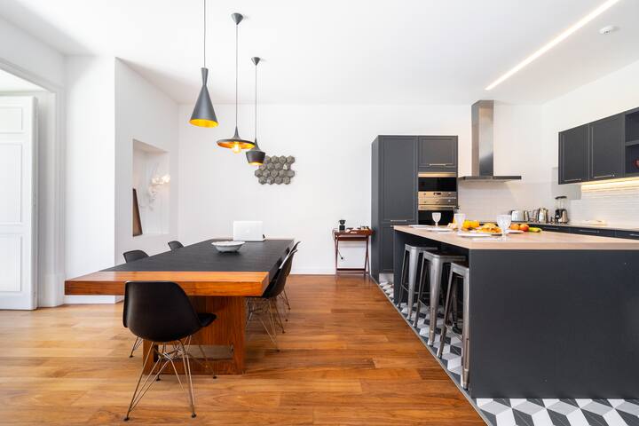 Luxury Town House gallery image 5