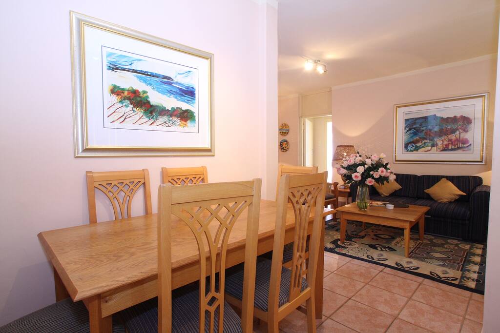 Mount Sierra 2 Bedroom Apartment - Dining Area