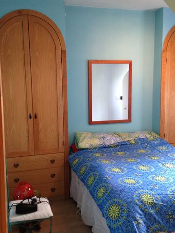 3-bed apartment, WC1 gallery image 3