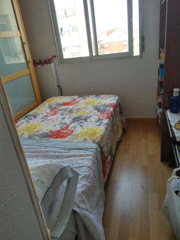 Habitación cerca del centro, junto Principe Felipe