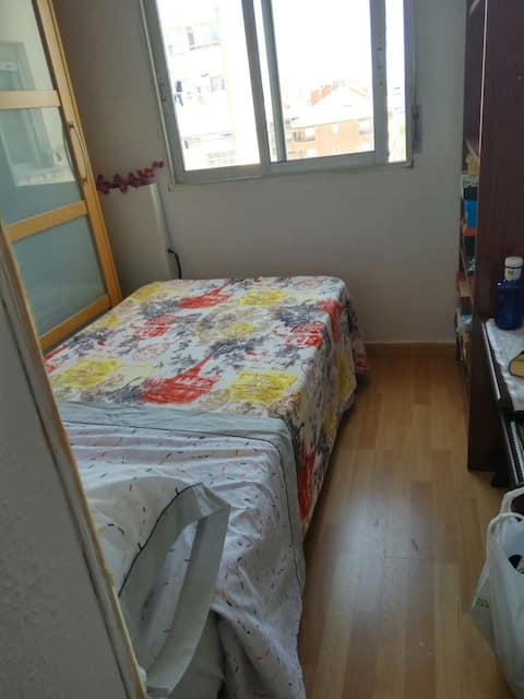 Habitación cerca del centro, junto Principe Felipe