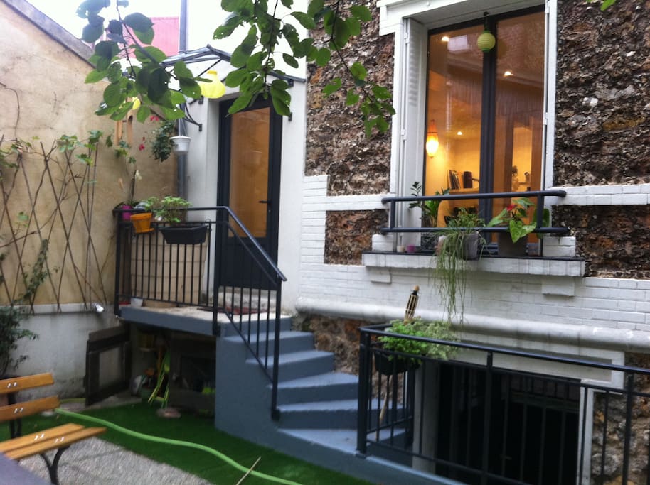 entrée par le jardin