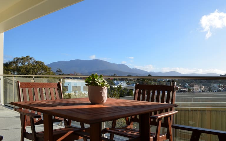 Kangaroo Bay Apartments (Apartment #7)