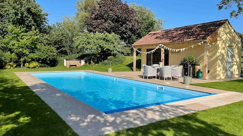 Rural family farmhouse with pool & hot tub