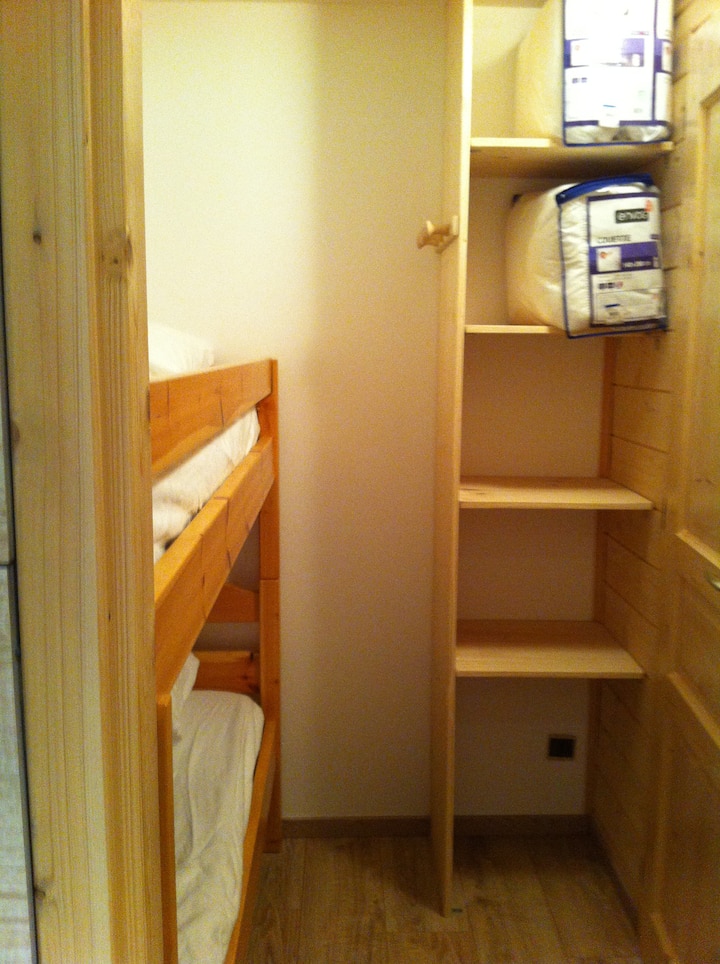 พื้นที่ภูเขาล้อมรอบ